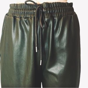ANTHROPOLOGIE AVEC LES FILLES XSmoss green faux leather drawstring pants